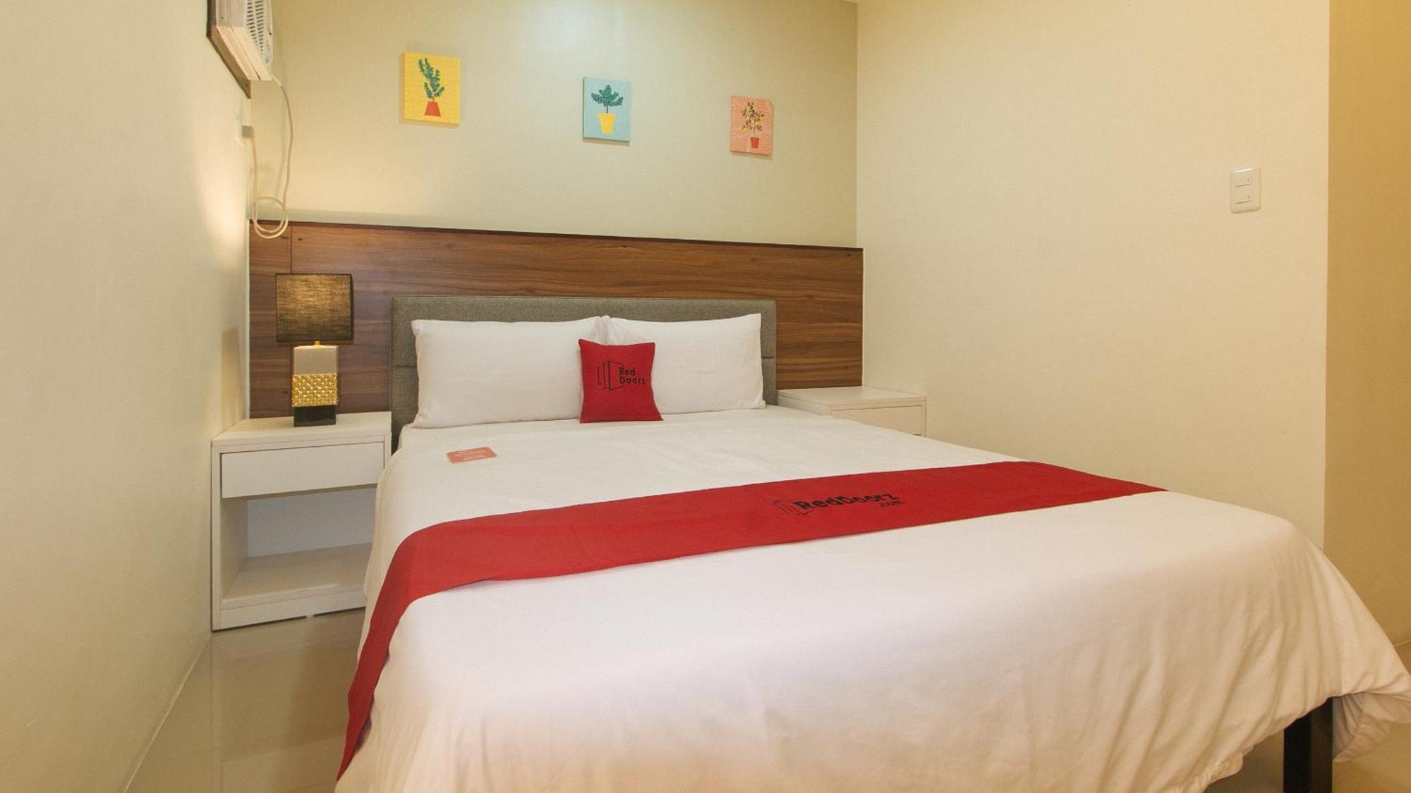 Reddoorz @ Leoncia Apartelle Mandawe Exterior photo